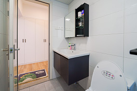 卫生间1装修效果图165㎡极简大宅，满墙定制柜实