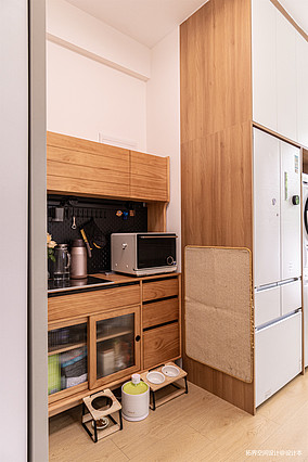 80㎡日式原木风二居室，厨房爆改为衣帽间装修图大全